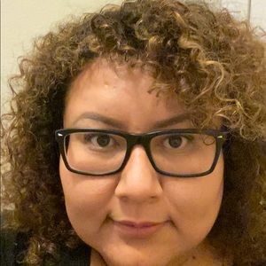 Meet your Posher, Valeria